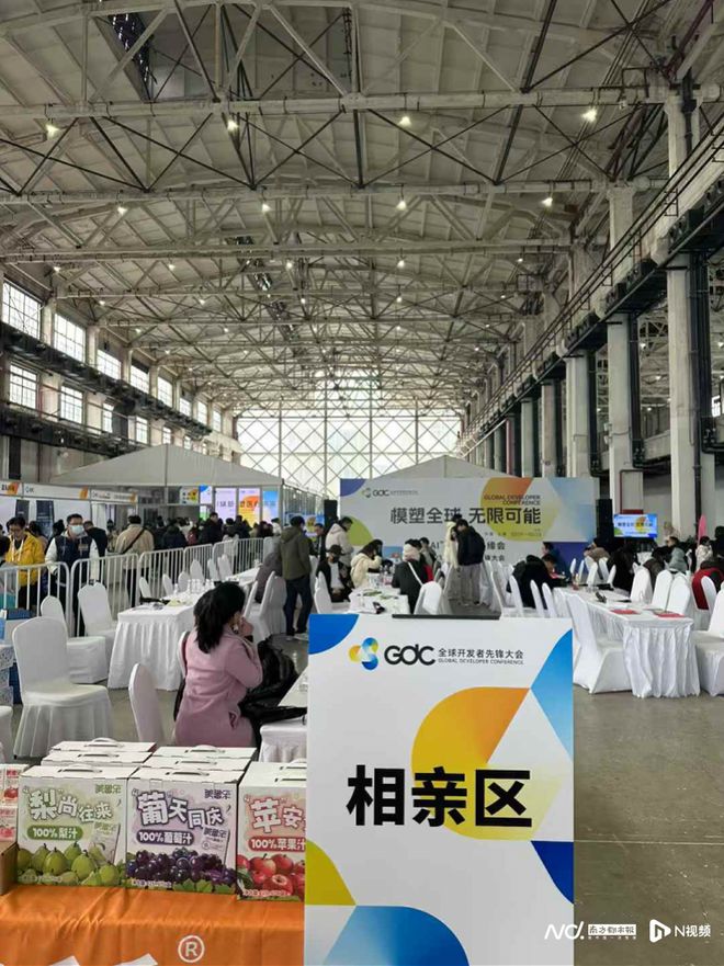 上海人工智能布局语料、开发者生态开源、智能体成厂商共识
