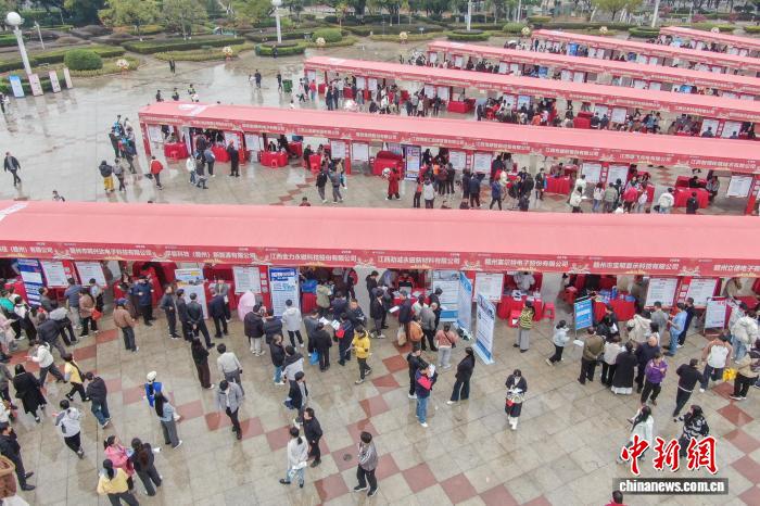 赣江观澜：三千余亿元创业担保贷款如何激活江西创业“一池春水”？(图2)